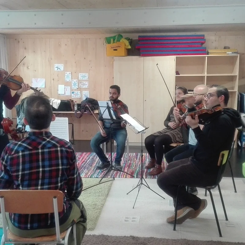 Orchester with anima. A project with passion – Orchester con anima. Ein Musikprojekt mit Leidenschaft