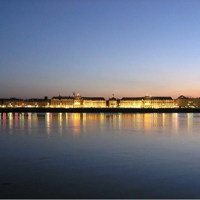 To Bordeaux – With Love. A Homage in Three Languages