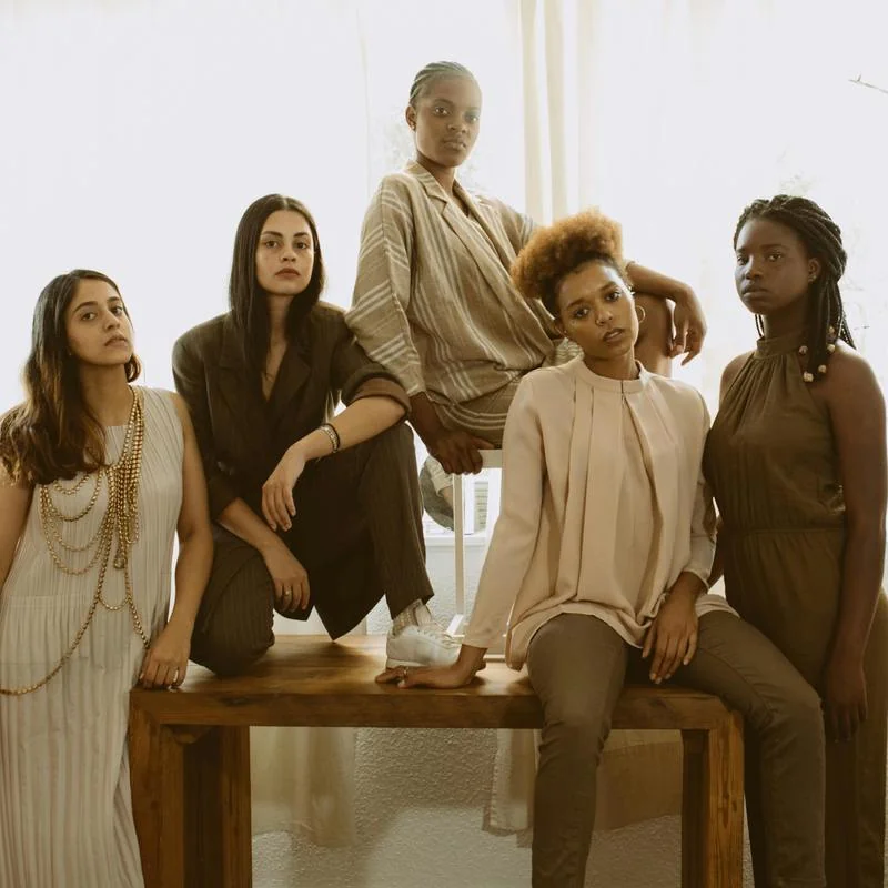 Grupos de Estudos Feministas em Espaços Universitários e as Insurgentes Tessituras na Descolonização da Psicologia – Feminist Study Groups in University Settings and Insurgent Weavings in the Decolonization of Psychology